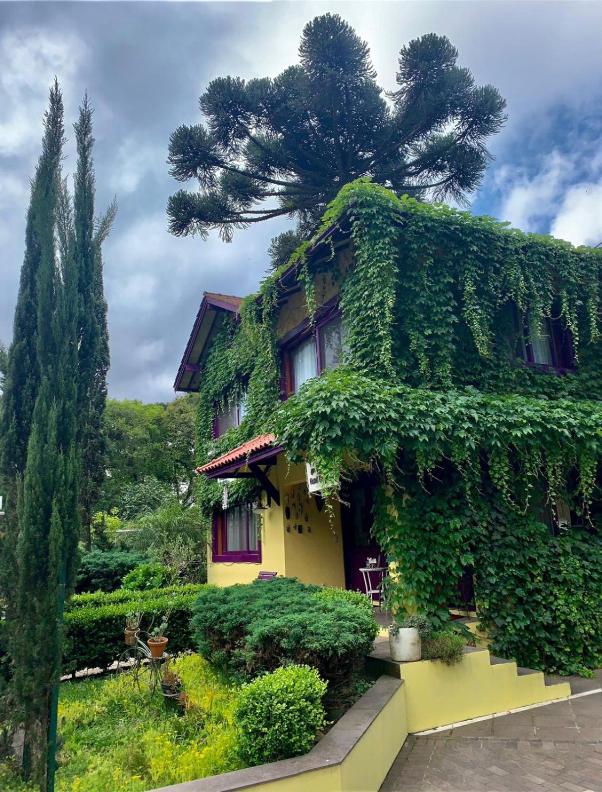 Petit Hotel Provence Gramado Exterior photo